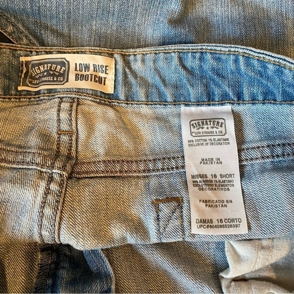Levis Strauss Signature size 16 short lowrise  bootcut  light wash denim jeans - Picture 6 of 6